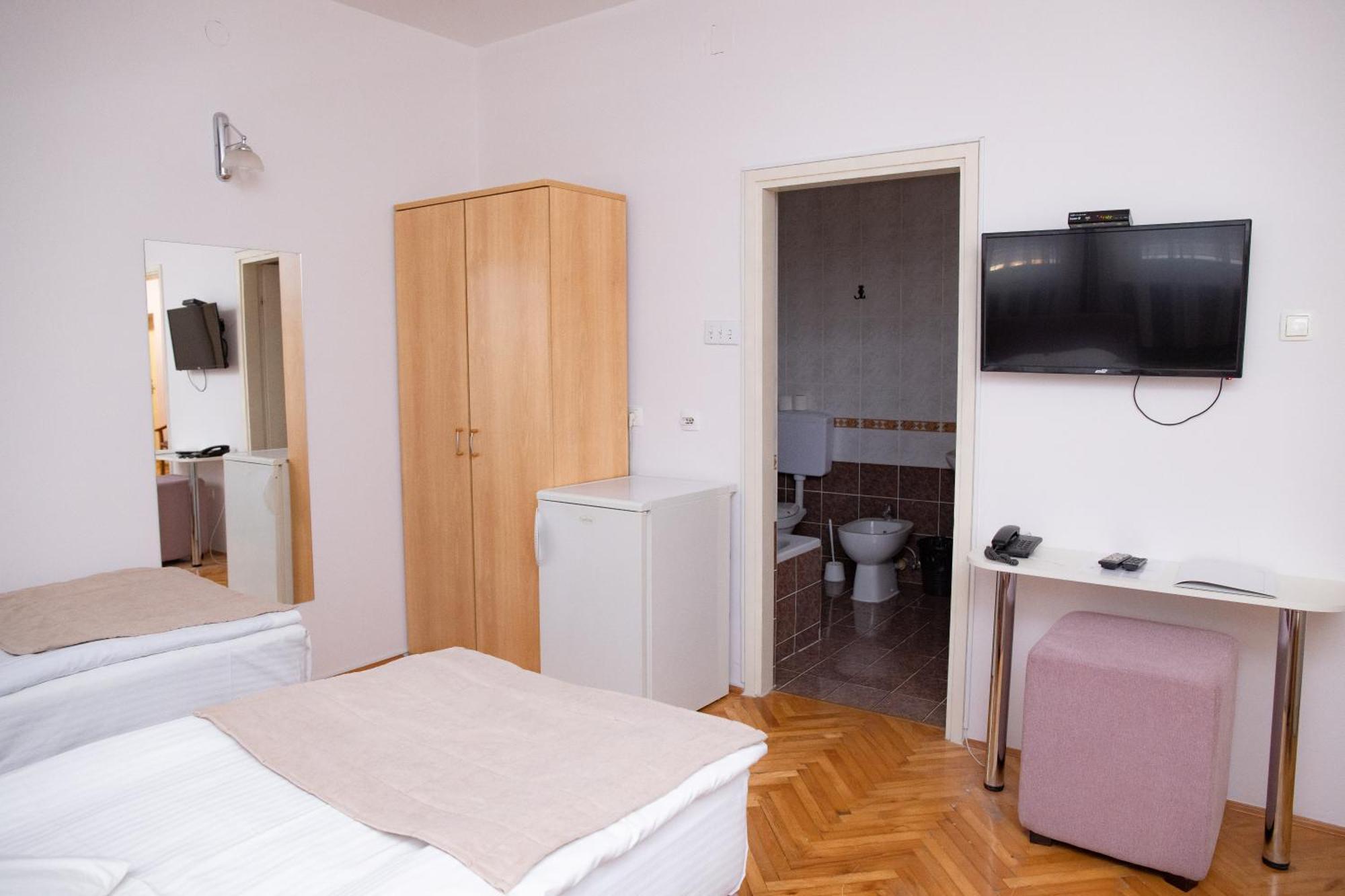 Motel New Sanatron Bosanski Novi Eksteriør bilde