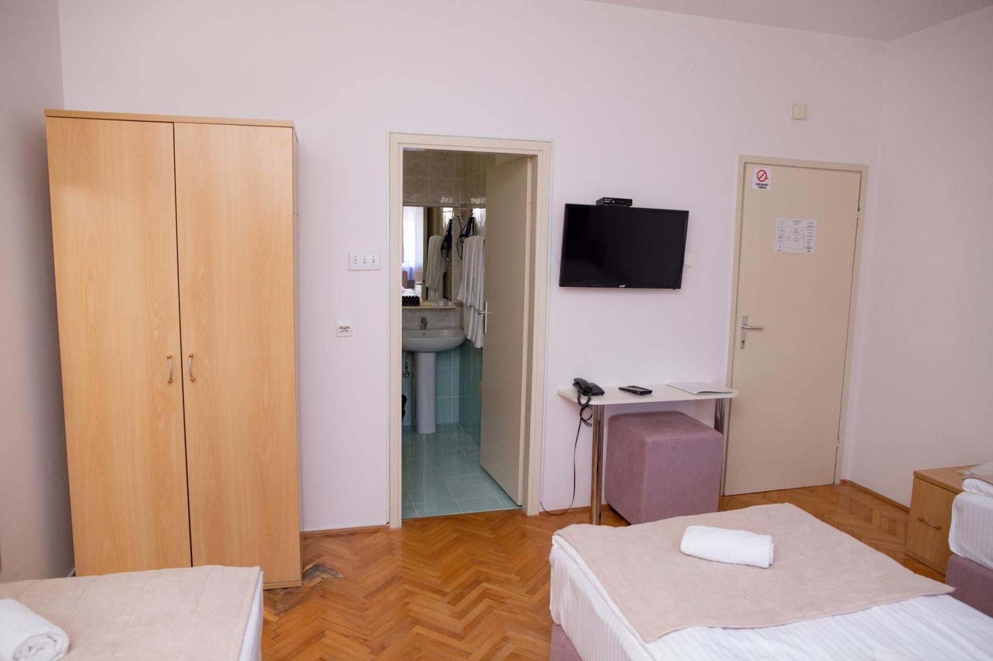 Motel New Sanatron Bosanski Novi Eksteriør bilde