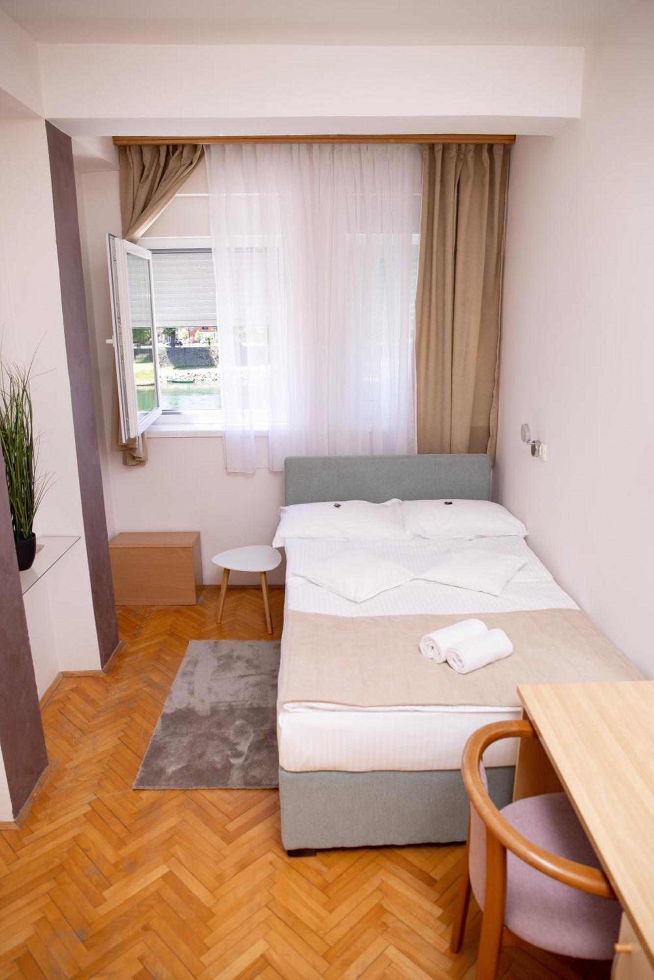 Motel New Sanatron Bosanski Novi Eksteriør bilde