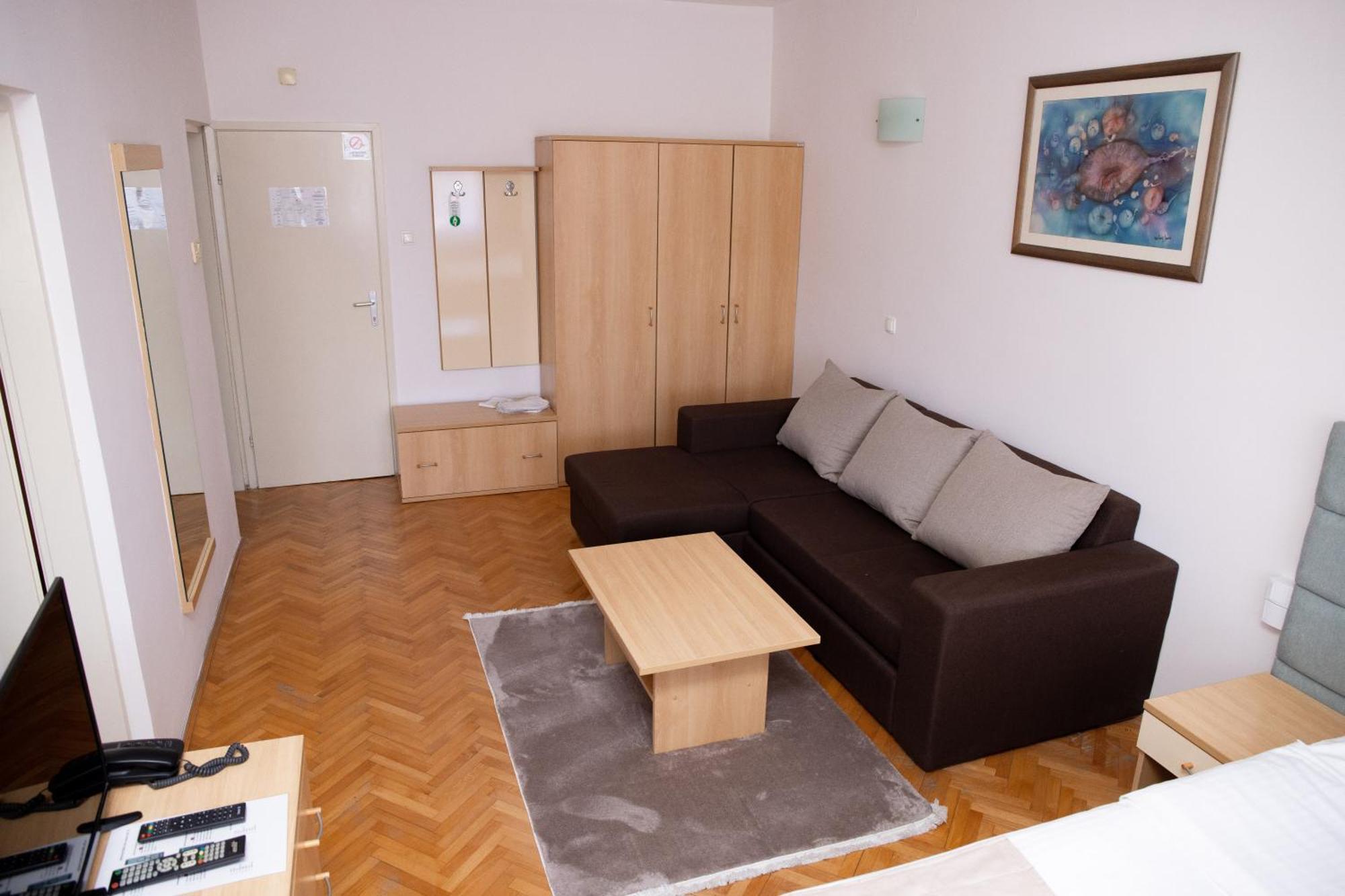 Motel New Sanatron Bosanski Novi Eksteriør bilde