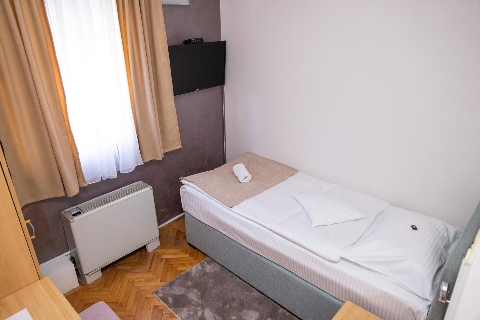 Motel New Sanatron Bosanski Novi Eksteriør bilde