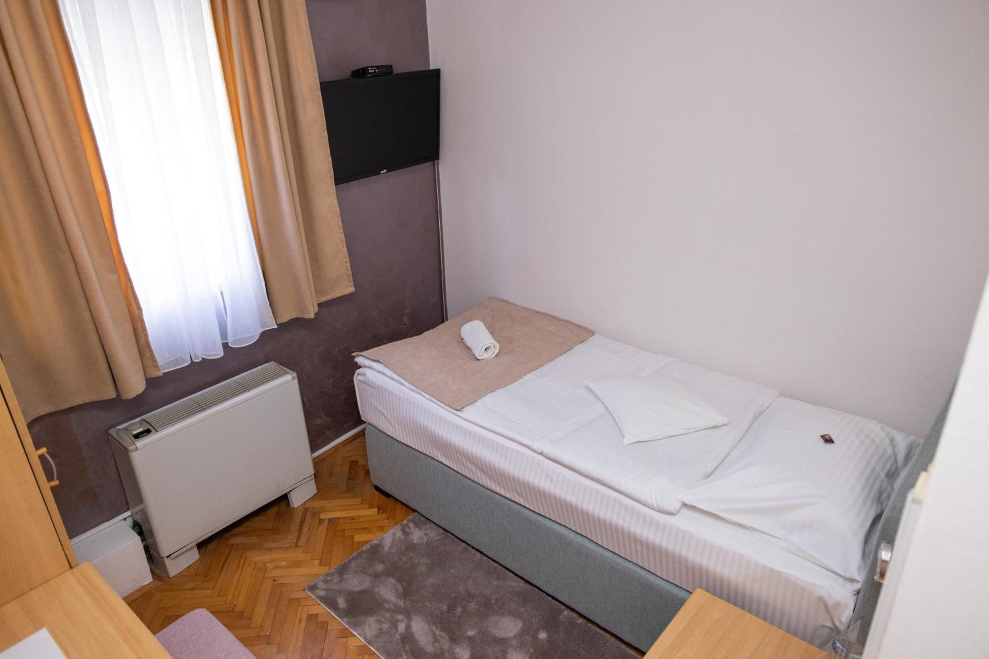Motel New Sanatron Bosanski Novi Eksteriør bilde